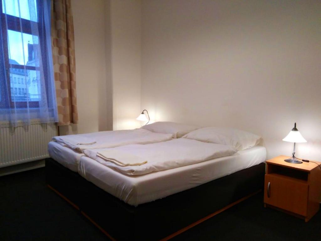 Hotel Praded เยเซนิค ภายนอก รูปภาพ